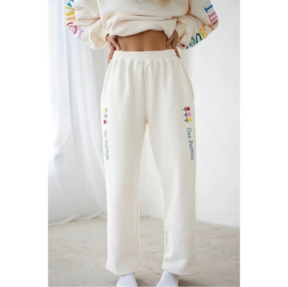 YLLW The Label Minding My Own Business Joggers Cream XXL